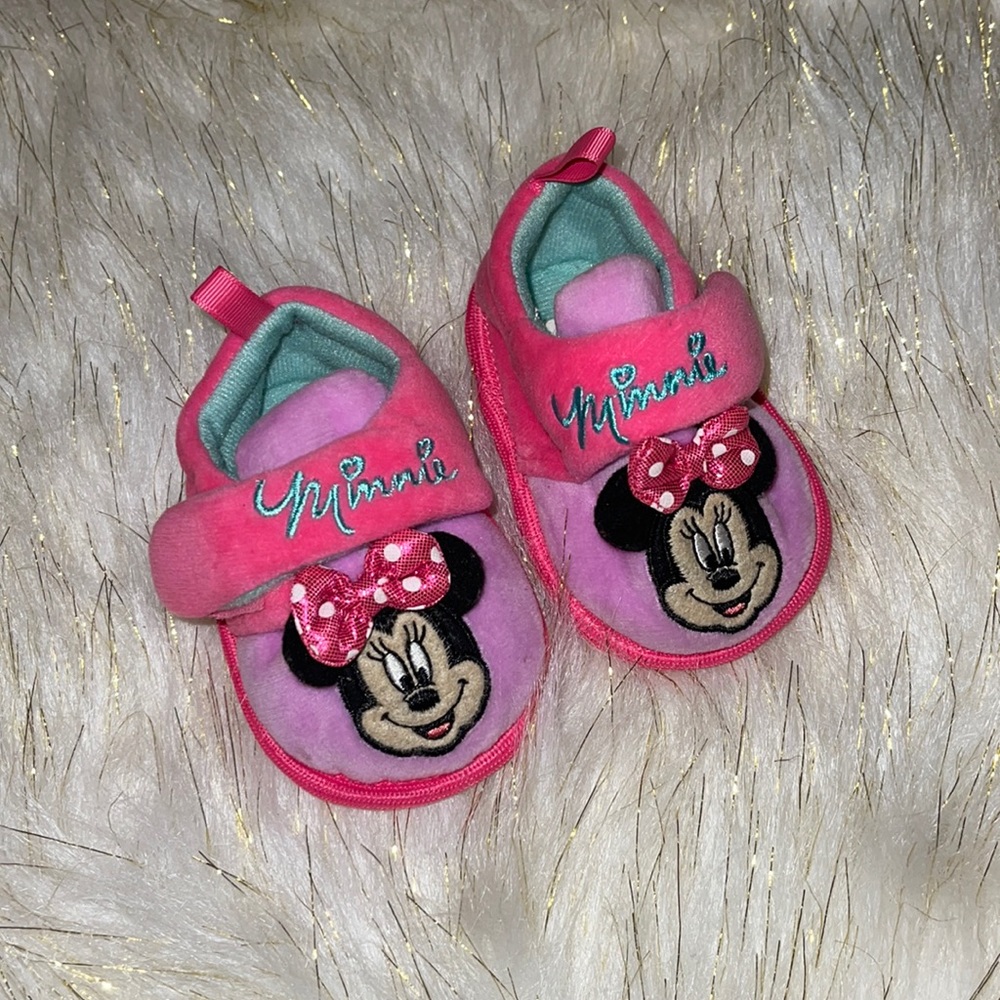 Disney | size 2 | Minnie Mouse slippers